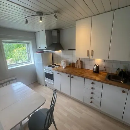 Cosy With Free Parking Apartment *