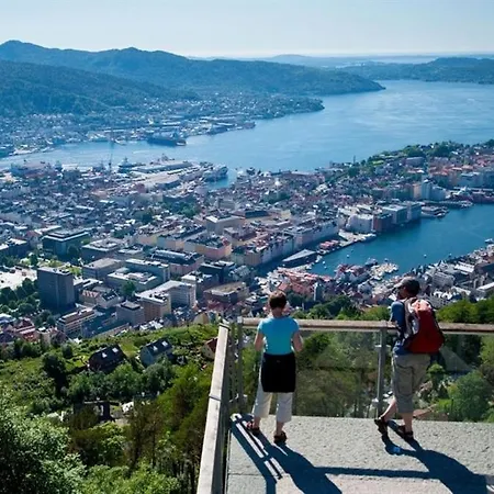 Cosy With Free Parking Bergen